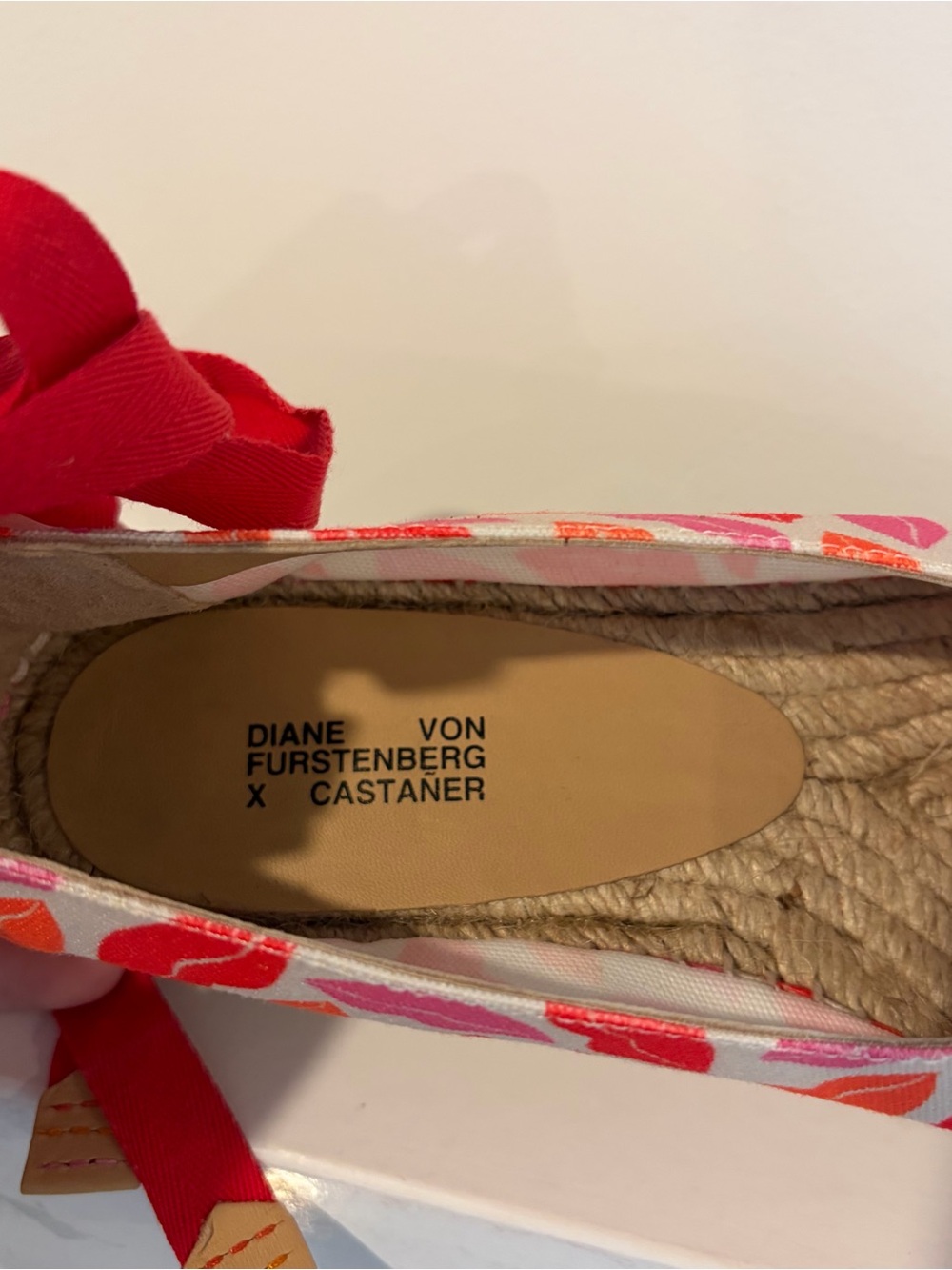 Diane von Furstenberg x Castaner Red & Pink Lip Print Espadrille Wedge - Picture 2 of 5